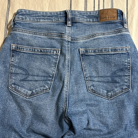 American Eagle Strigid Ripped Mom Jeans, Size 00 Short - Picture 7 of 9